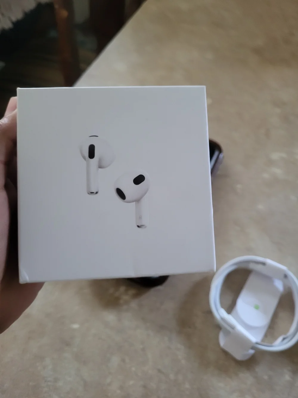 Apple AirPods Pro Charging Case with Lightning Cable - White